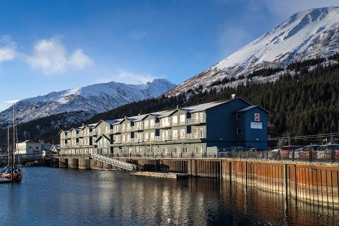 Harbor 360 Hotel