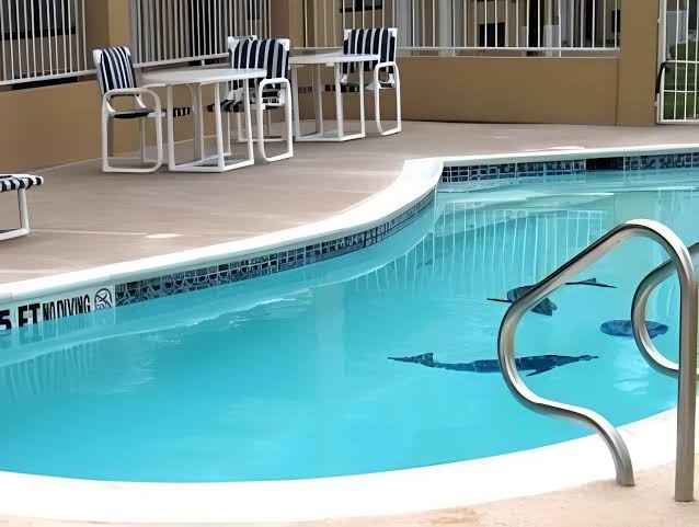 Texas Inn Weslaco photo 2