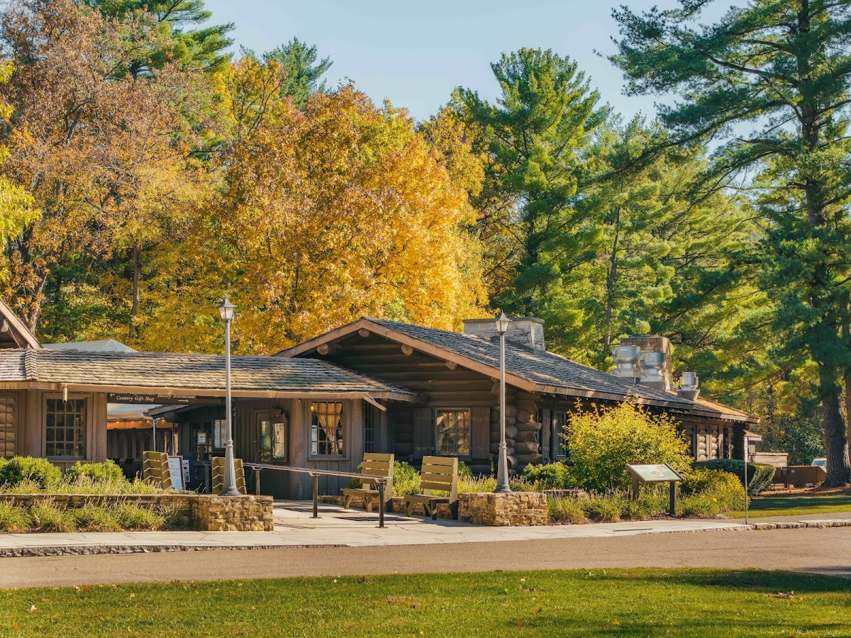 White Pines Lodge