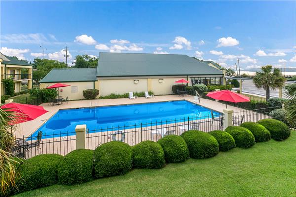 Quality Inn & Suites near Lake Eufaula photo 3