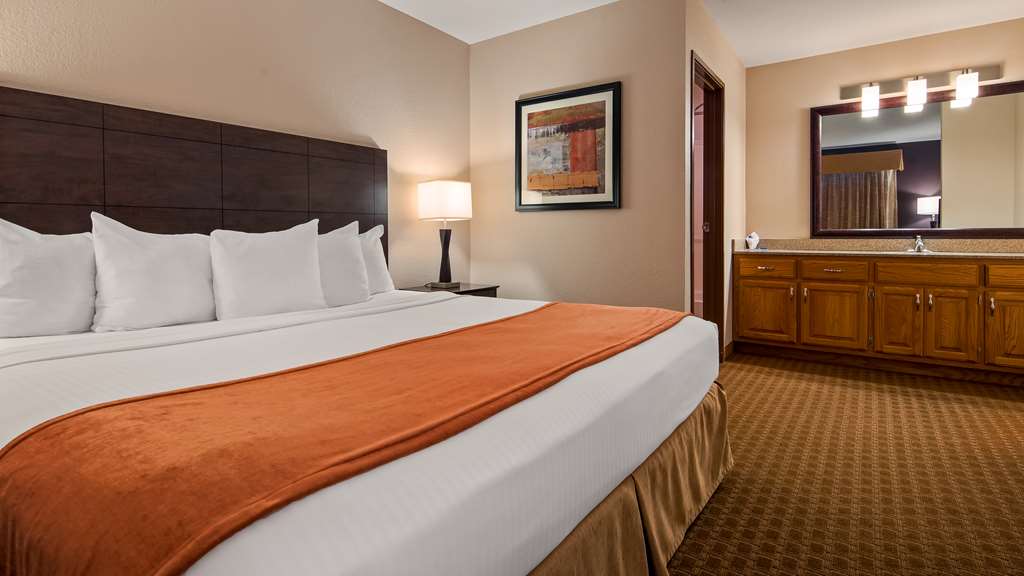 Best Western Flora Inn photo 2