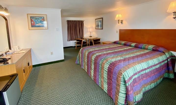 Americas Best Value Inn & Suites Hyannis Cape Cod photo 2