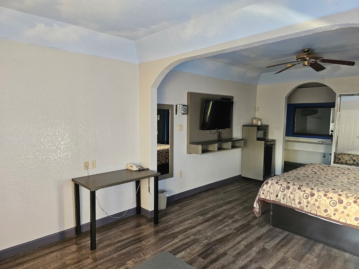 Scottish Inns & Suites Humble, TX photo 3
