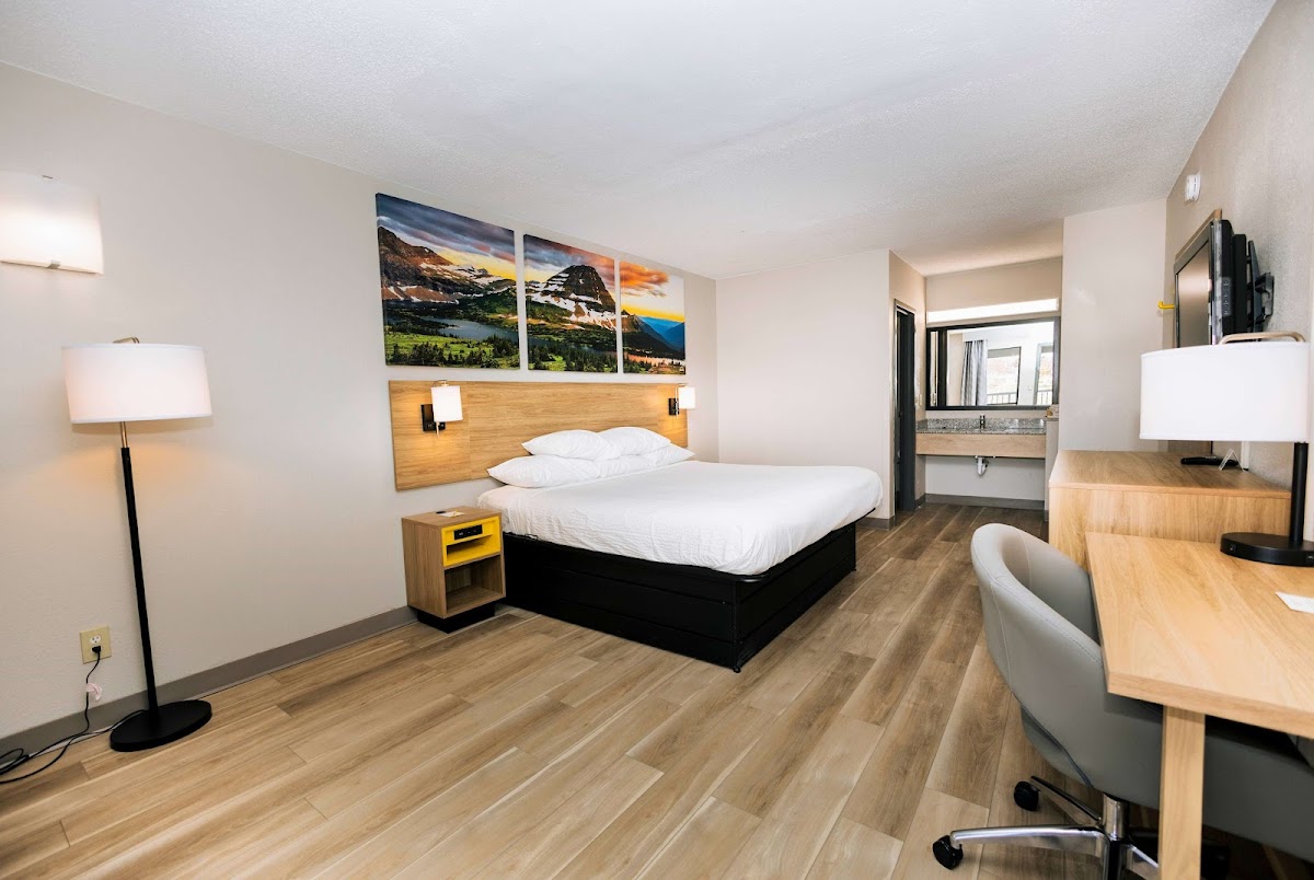 Days Inn by Wyndham Cincinnati East photo 2
