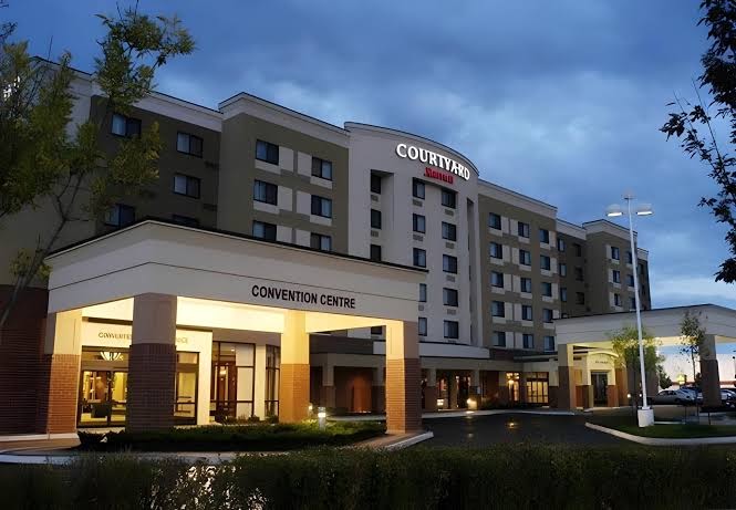 Courtyard by Marriott Toronto Brampton photo 2