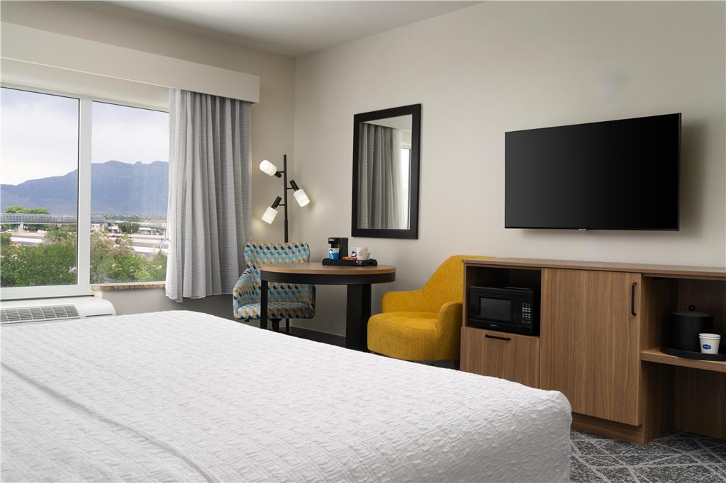 Hampton Inn & Suites Albuquerque North/I-25 photo 3