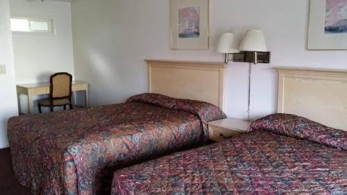 Redwood Inn Willits photo 2