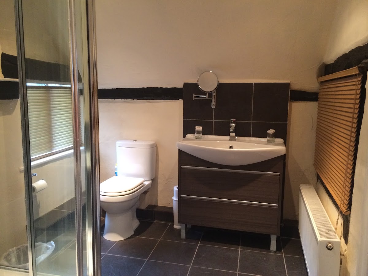 Half Moon Inn Accommodation in Woking photo 3