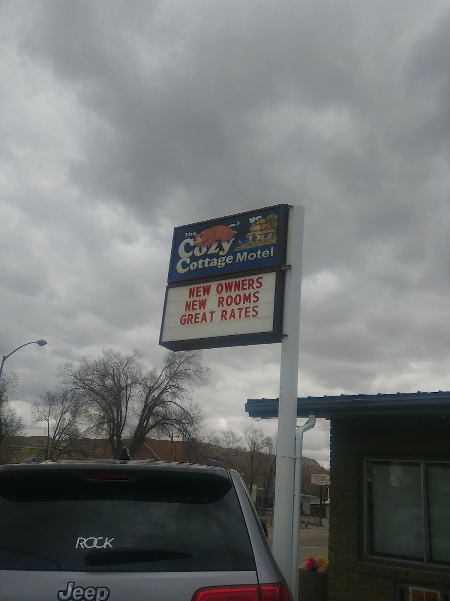 The. Cozy Cottage Motel photo 2