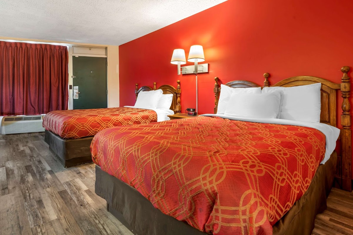 Econo Lodge Cortland Downtown photo 2