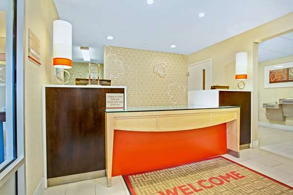 MainStay Suites Cincinnati Blue Ash photo 3