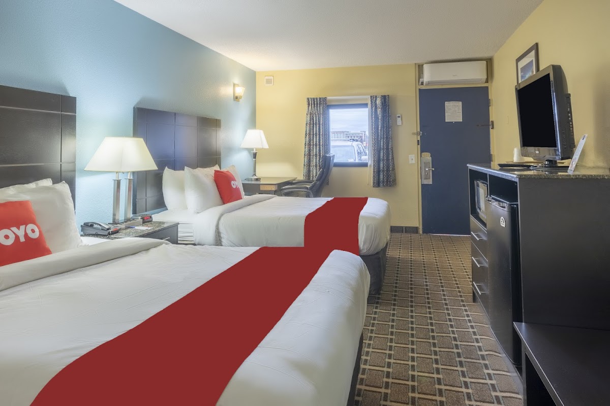 OYO Hotel Knoxville TN Cedar Bluff I-40 photo 2
