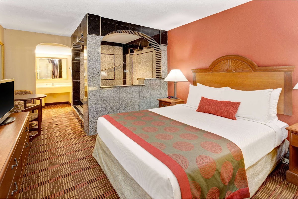 Ramada by Wyndham Baltimore West photo 2