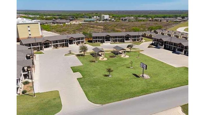 Eagle's Den Suites Cotulla a Travelodge by Wyndham