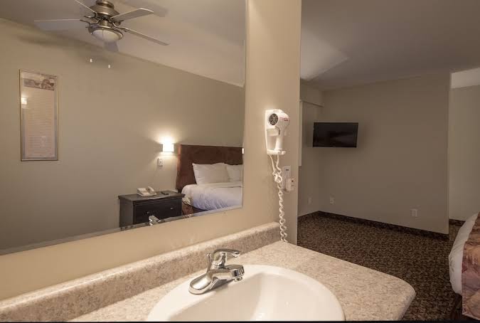 Dunvegan Inn & Suites photo 3