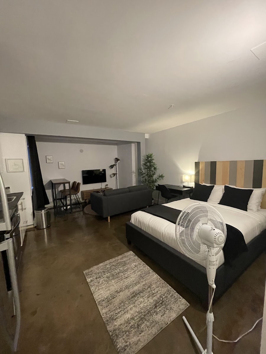 Cameo Hotel and Suites photo 2