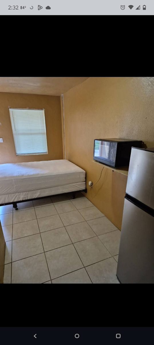 Courtesy Court Motel LLC (CrazyCourtMotel) photo 2