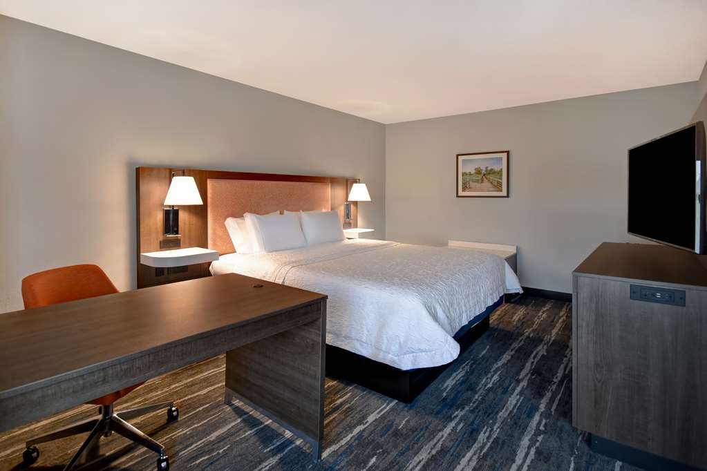 Hampton Inn Potomac Mills/Woodbridge photo 2