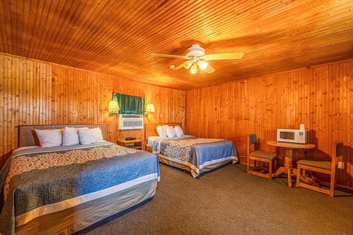 Green Acre Motel by OYO Rush County Airport photo 2
