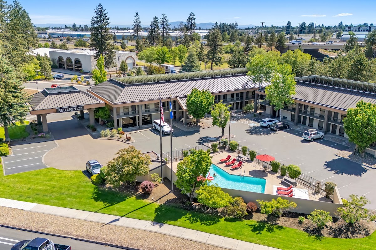 Red Lion Inn & Suites Deschutes River Bend