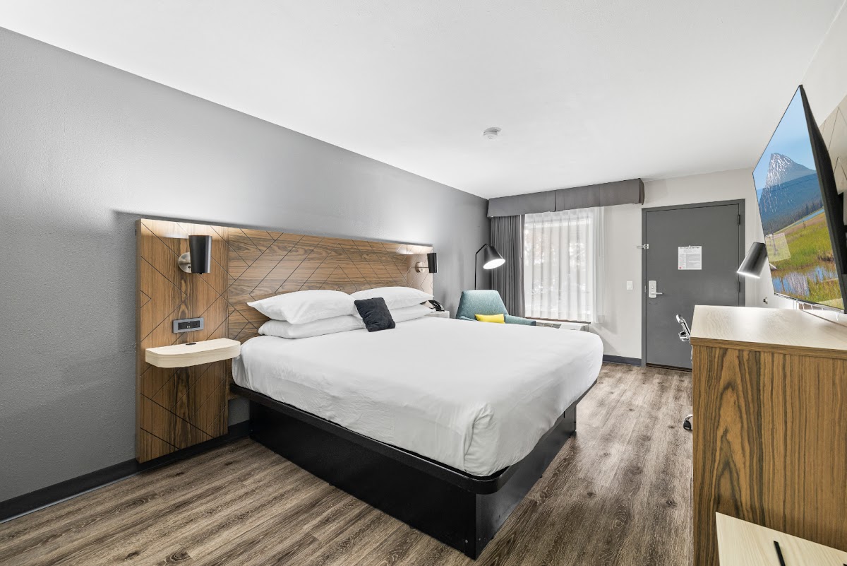 Red Lion Inn & Suites Deschutes River Bend photo 2