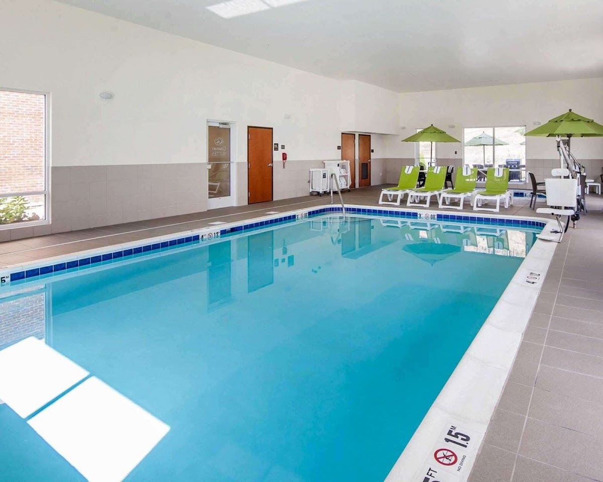 Comfort Suites Marietta-Parkersburg photo 3