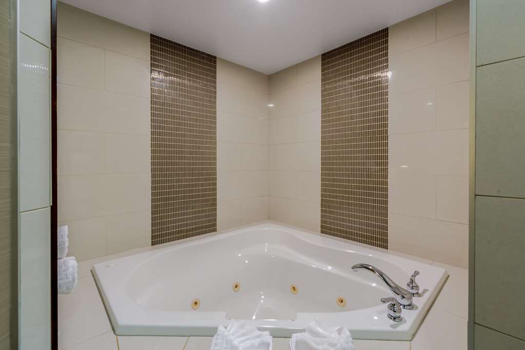 Best Western Premier Denham Inn & Suites photo 3