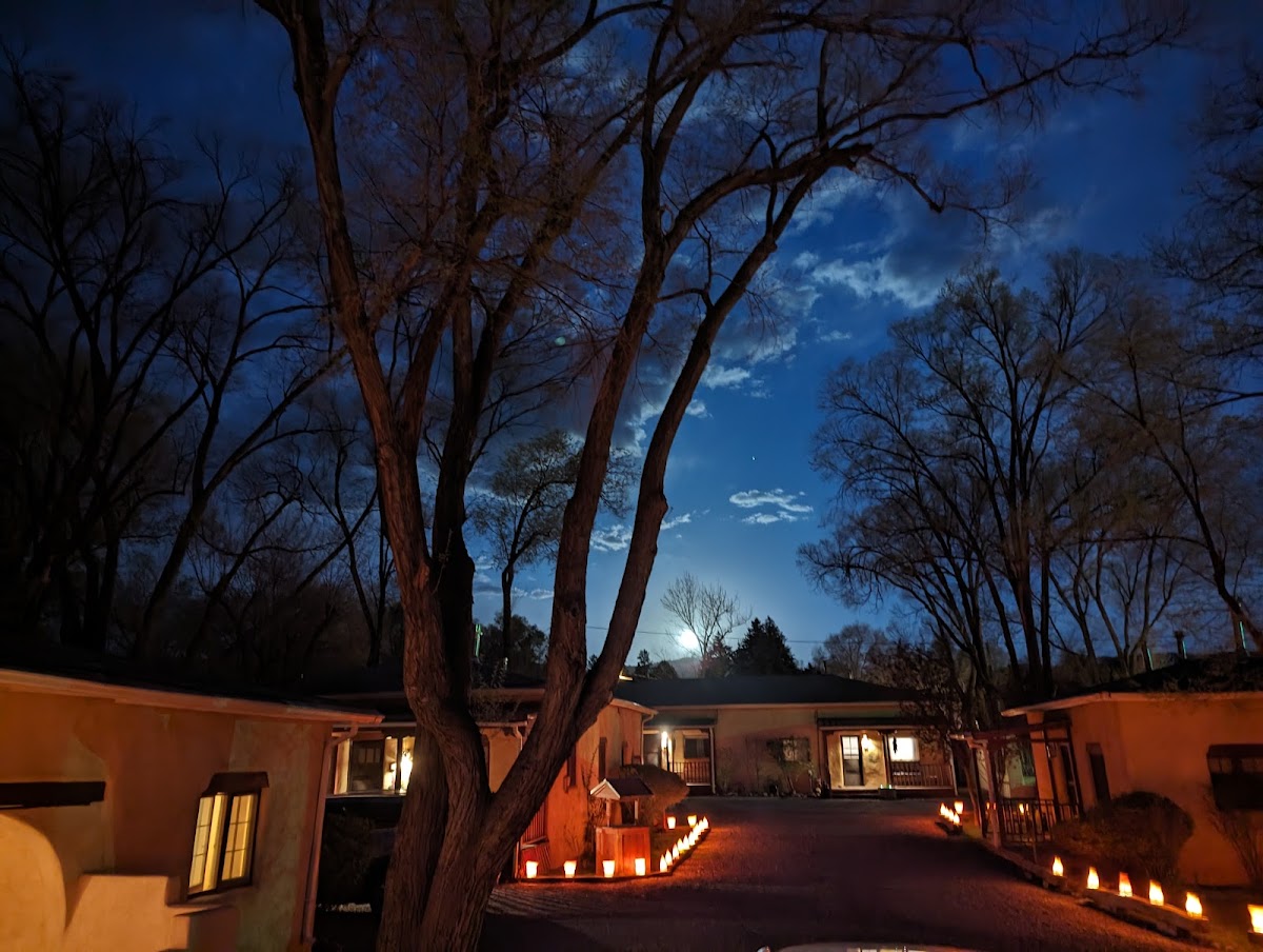 Taos Lodging