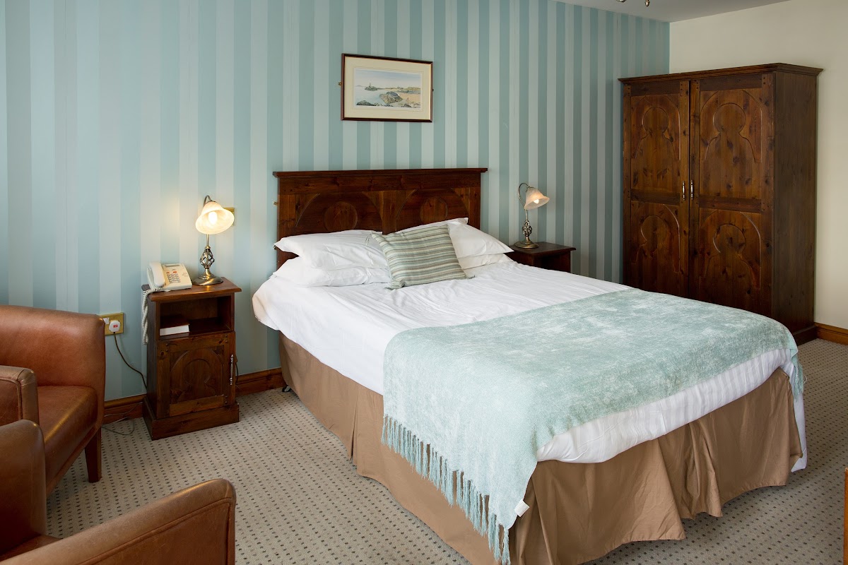 The Bull Hotel, Bar & Restaurant. Book direct and save. photo 2