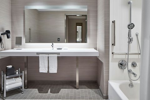 AC Hotel Savannah Historic District photo 3