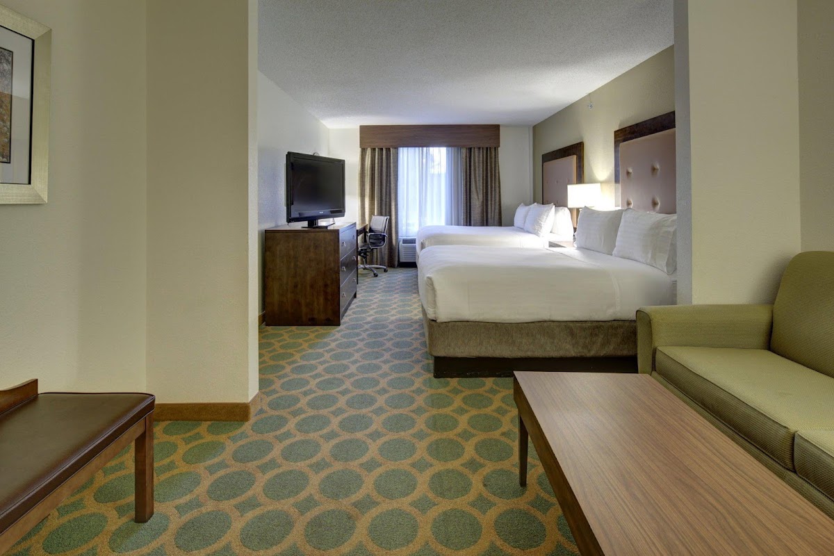 Holiday Inn Express & Suites Emporia by IHG photo 2