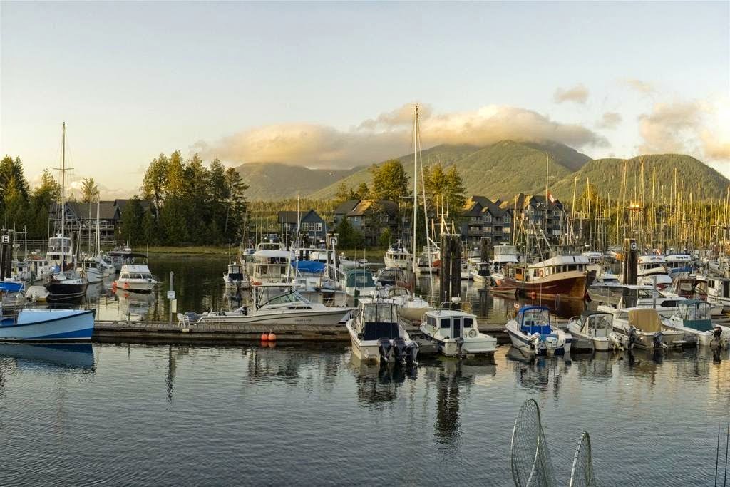 Water's Edge Shoreside Suites photo 3