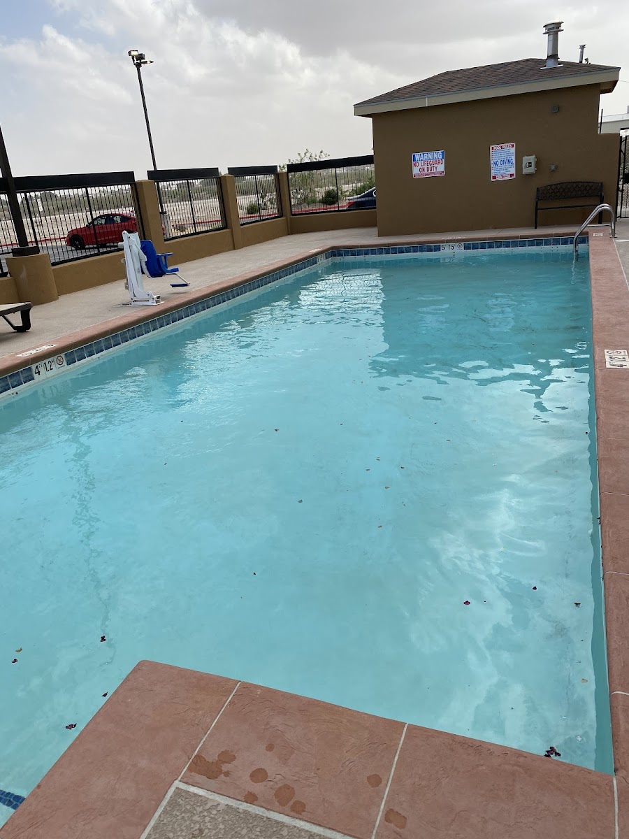 Quality Inn & Suites Carlsbad Caverns Area photo 3