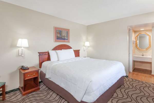 Travelodge by Wyndham Victorville photo 2