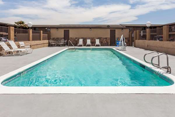 Travelodge by Wyndham Victorville photo 3
