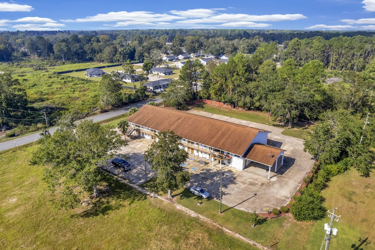 Glennville Inn
