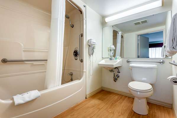 Quality Inn Falconer - Jamestown photo 3