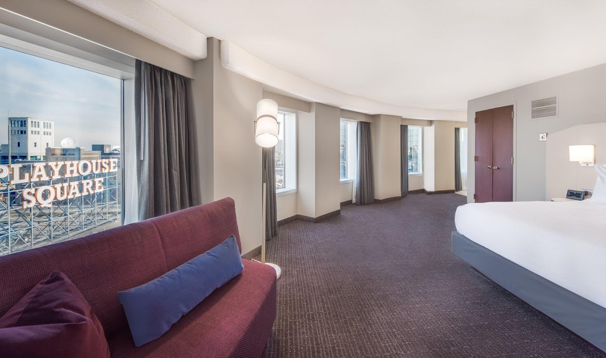 Crowne Plaza Cleveland at Playhouse Square by IHG photo 2