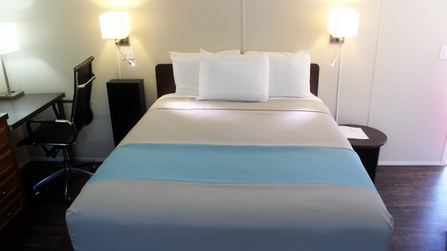 Shale Lodge Pleasanton photo 2