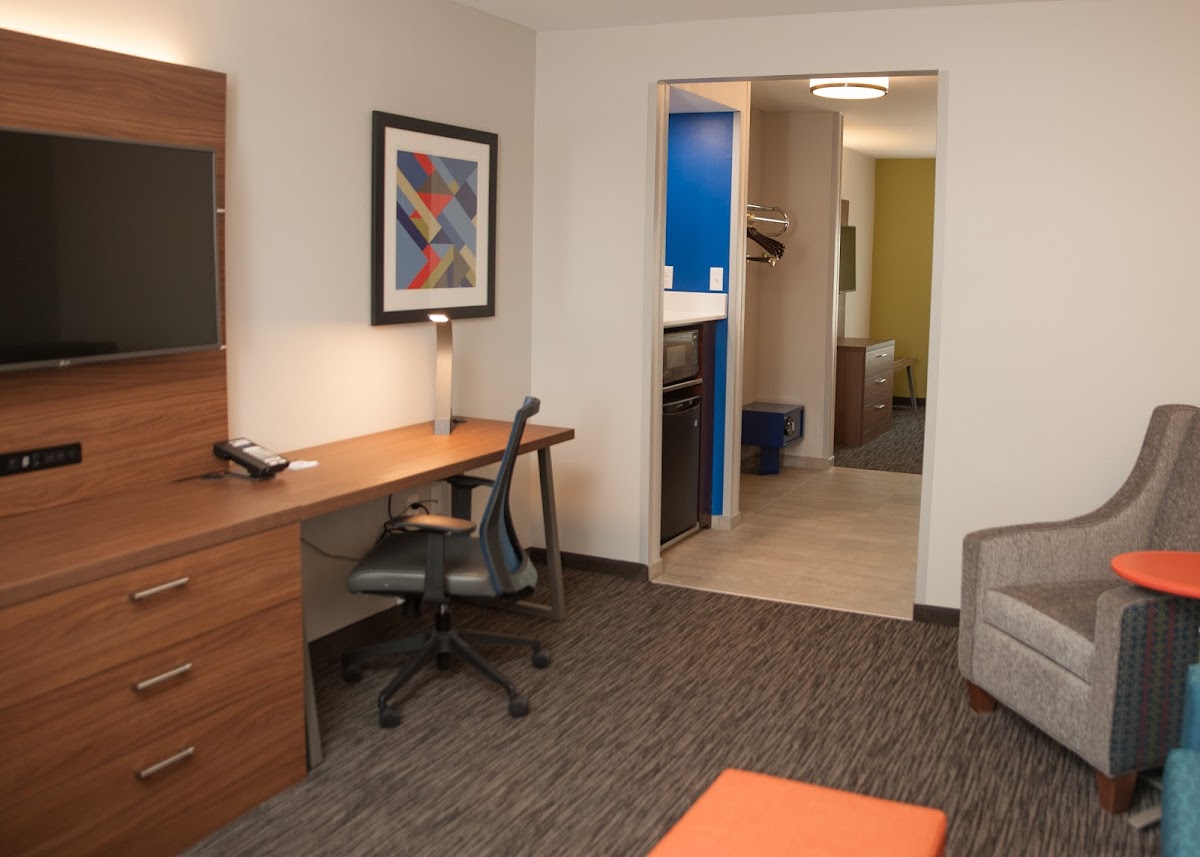 Holiday Inn Express & Suites Norfolk by IHG photo 2