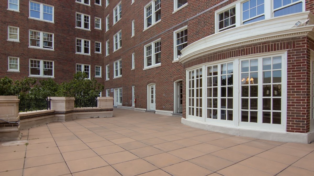 Warwick Melrose - Dallas photo 2