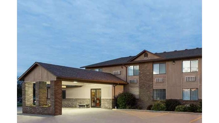 Super 8 by Wyndham Dewitt
