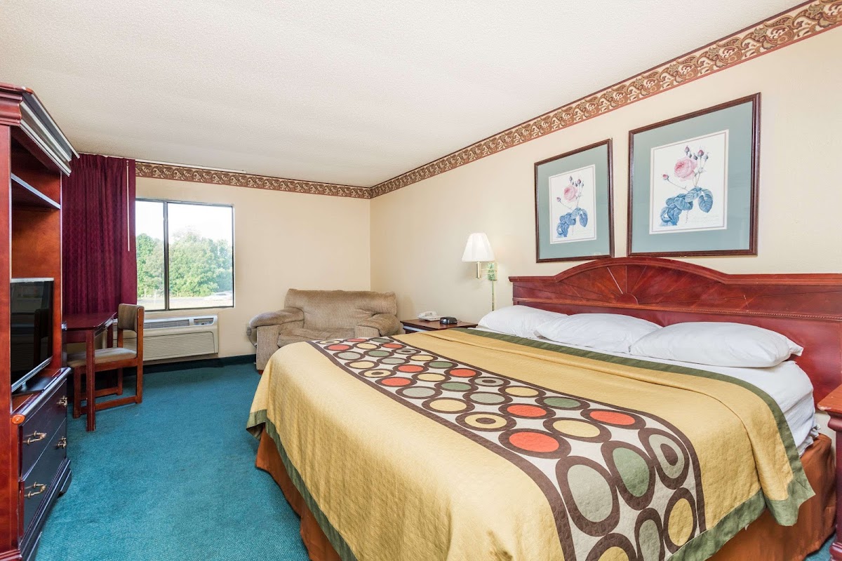 Super 8 by Wyndham Piedmont Greenville Area photo 2