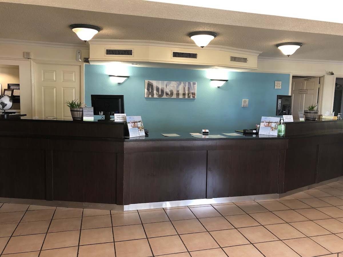 La Quinta Inn by Wyndham Austin Oltorf photo 3