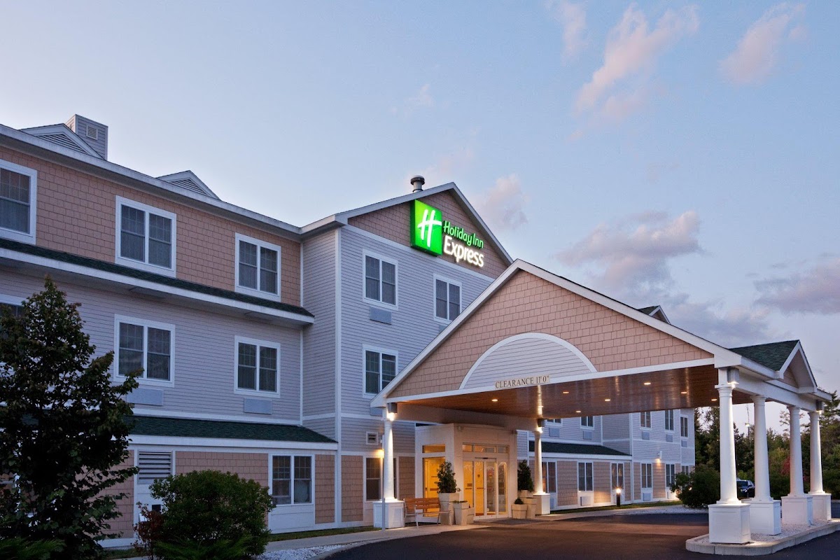 Holiday Inn Express & Suites Freeport - Brunswick Area by IHG