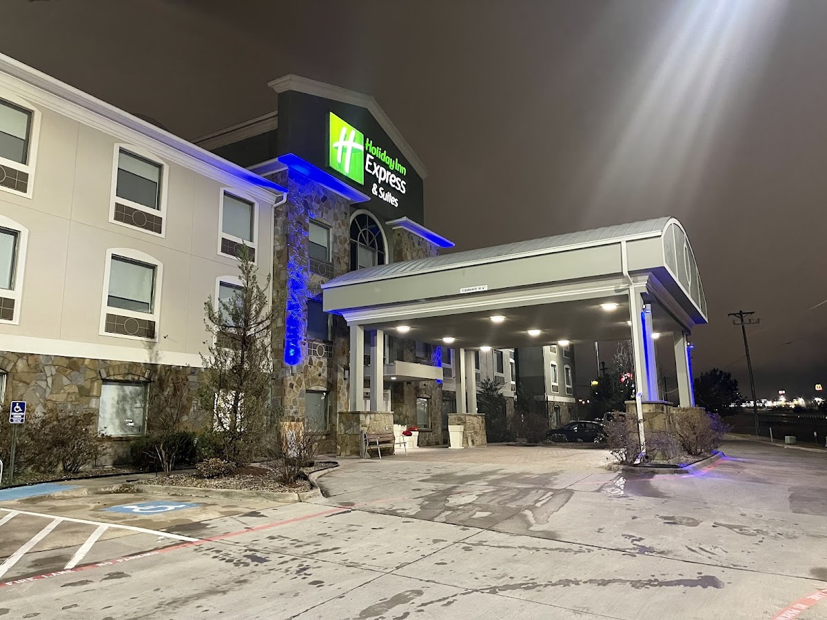 Holiday Inn Express & Suites Weatherford by IHG