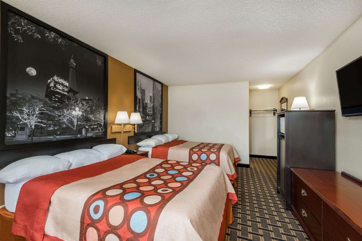 Super 8 by Wyndham Indianapolis/NE/Castleton Area photo 2