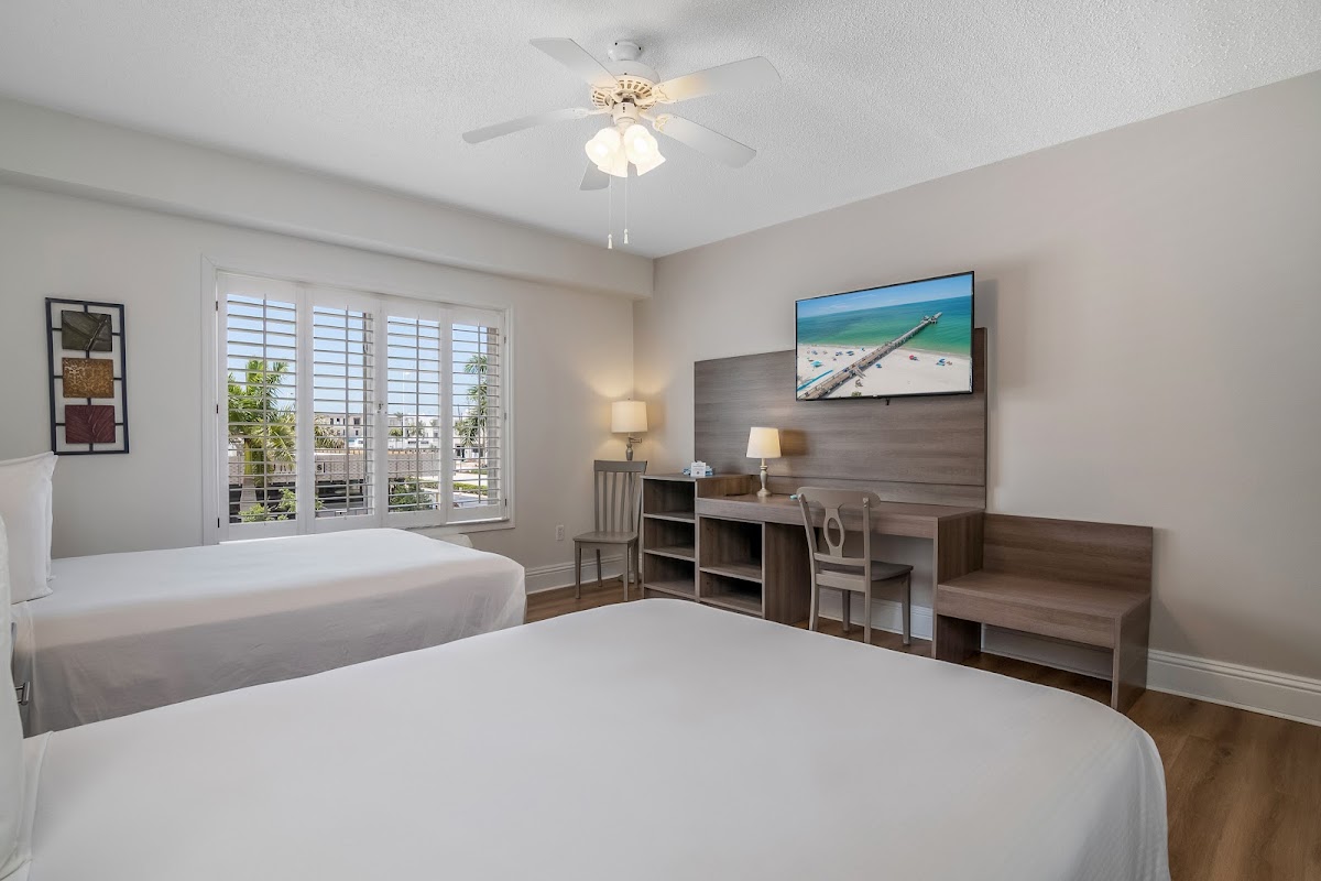 Naples Park Central Hotel photo 2