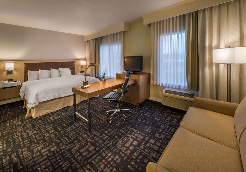 Hampton Inn & Suites Reno photo 2