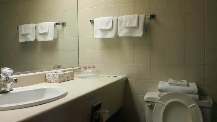 KC's Country Inn photo 2